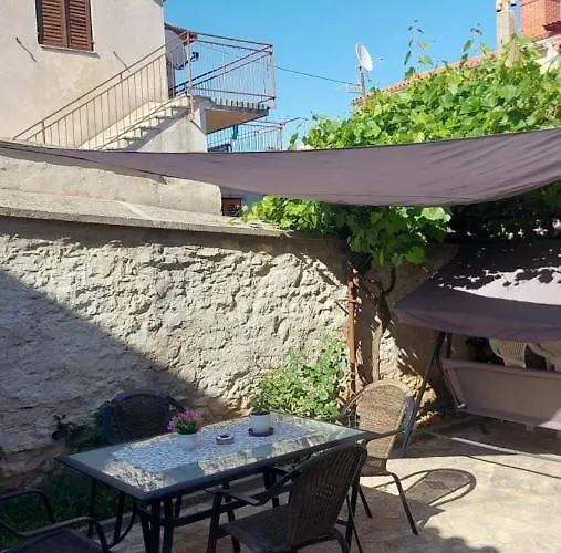 Apartman Center Free Parking In Private Garage Apartamento Pula