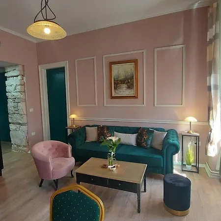 Apartman Center Free Parking In Private Garage Pula